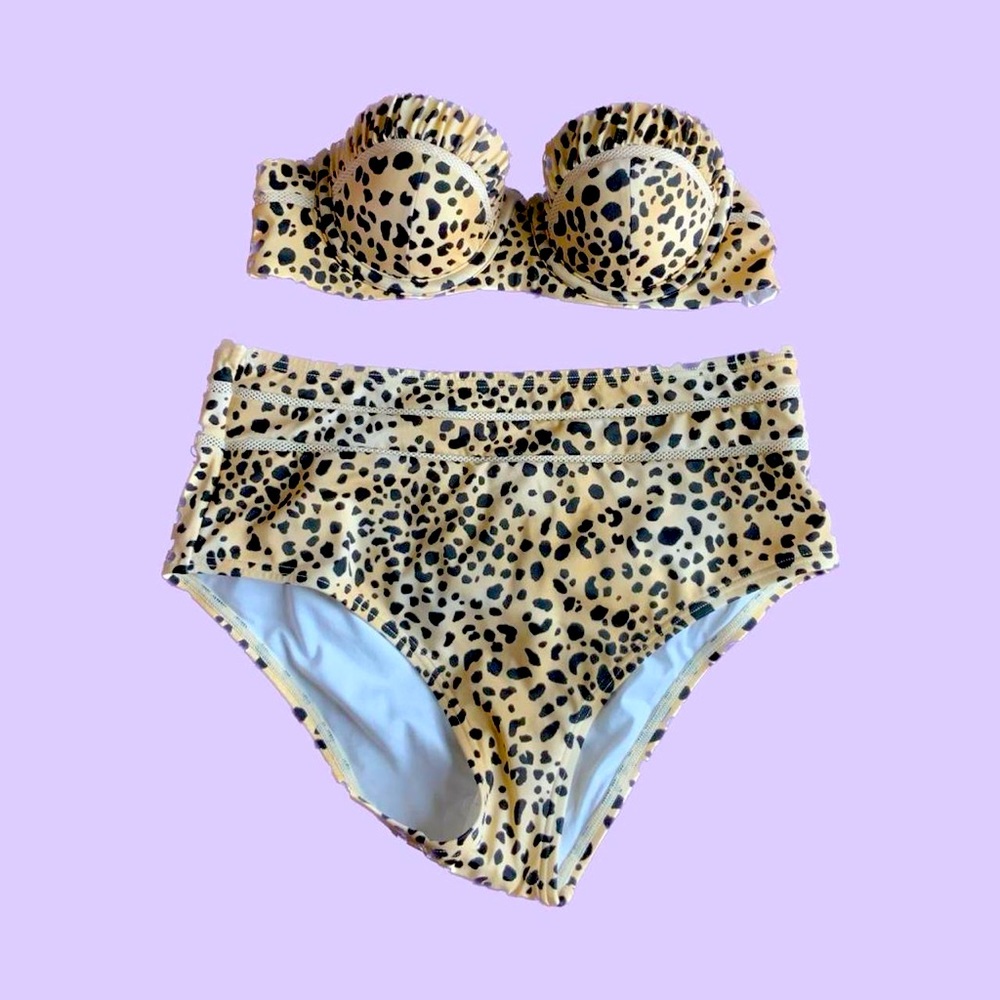 Victoria’s Secret NWOT Leopard Print / Animal Print Two Piece Swimsuit Set